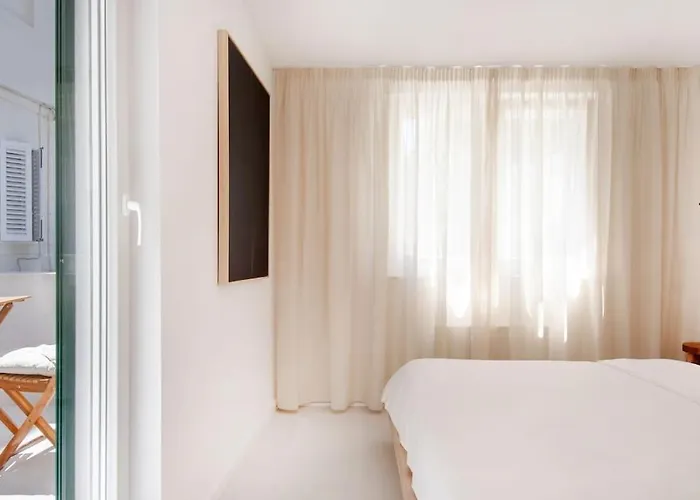 Ray Apartment Split