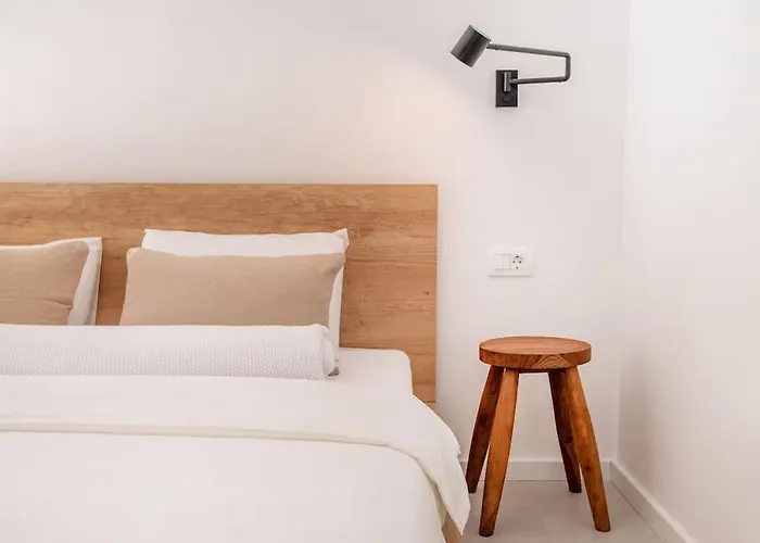 Ray Apartment Split